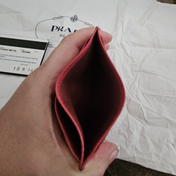 Prada Saffiano leather with gold metal hardware in Peonia pink - Picture 5 of 9